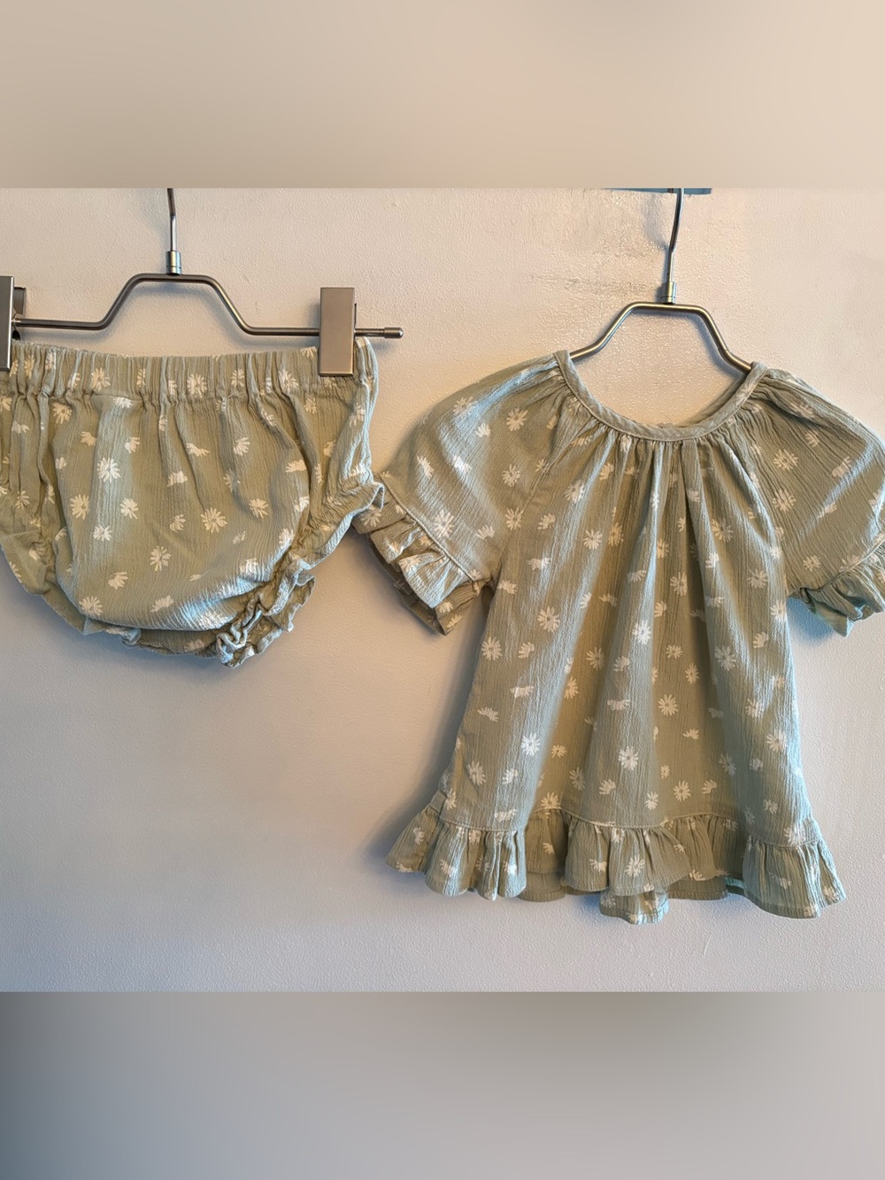 Rise little earthling Sage green Floral Ruffle Kids Matching Set 18/24M
